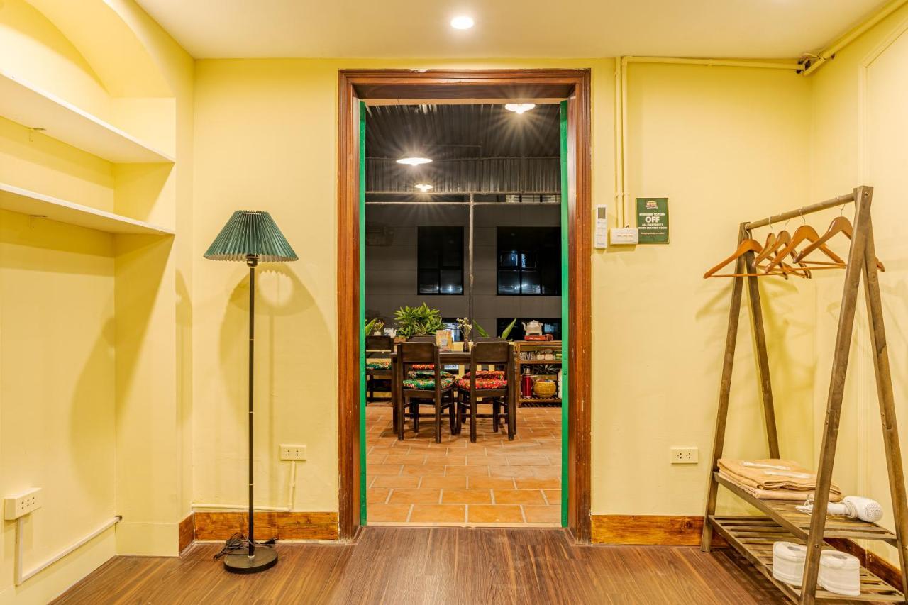 Hanoi Retro 80S Homestay Exteriör bild