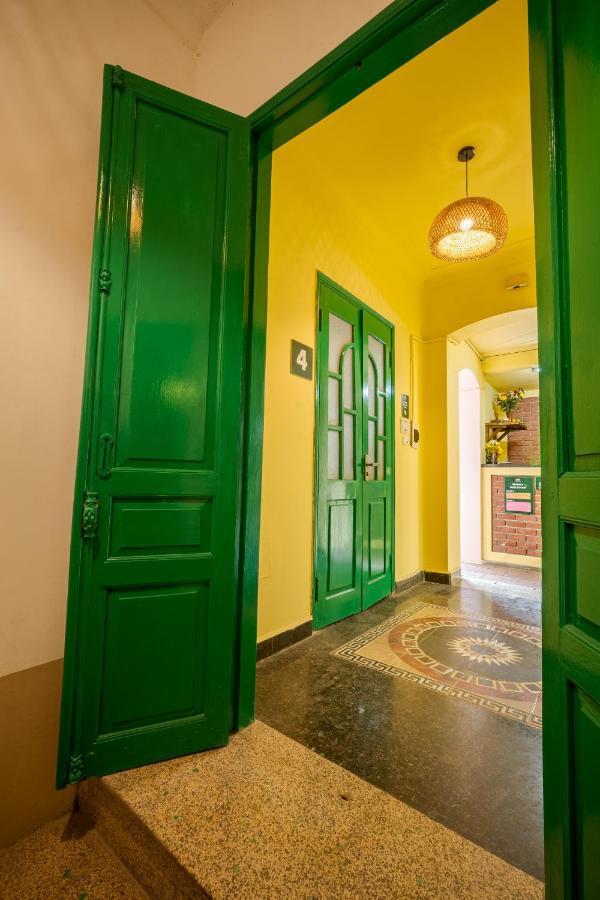Hanoi Retro 80S Homestay Exteriör bild